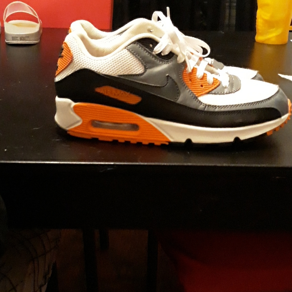 Sneakers